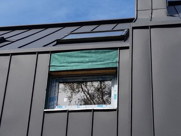 Укладання мансардних вікон